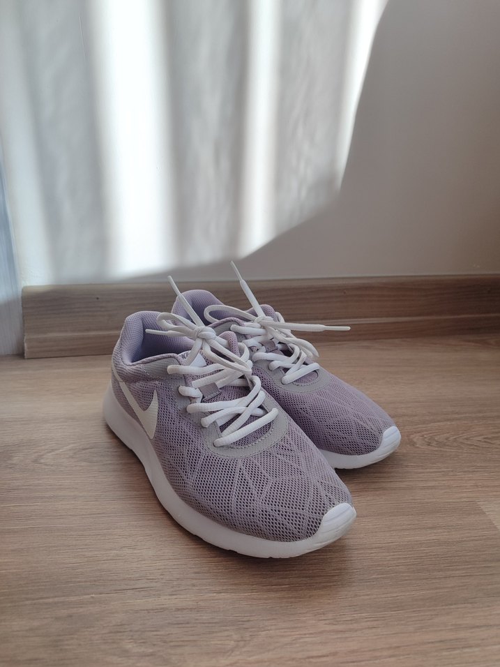 Nike Tanjun Gri Bağcıklı Kadın Spor Ayakkabı - Görsel 2