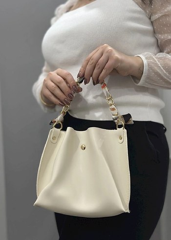 Zincir Detaylı Beyaz Kadın Omuz Çantası - Görsel 3