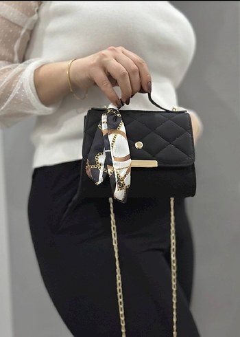 Zincir Detaylı Siyah Yılan Desenli Kadın Çanta - Görsel 4