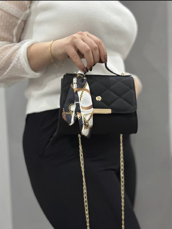 Zincir Detaylı Siyah Yılan Desenli Kadın Çanta - Görsel 4