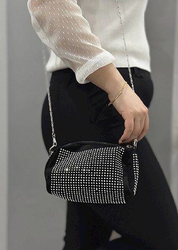 Parlak Siyah Puantiyeli Kadın Çanta - Görsel 3