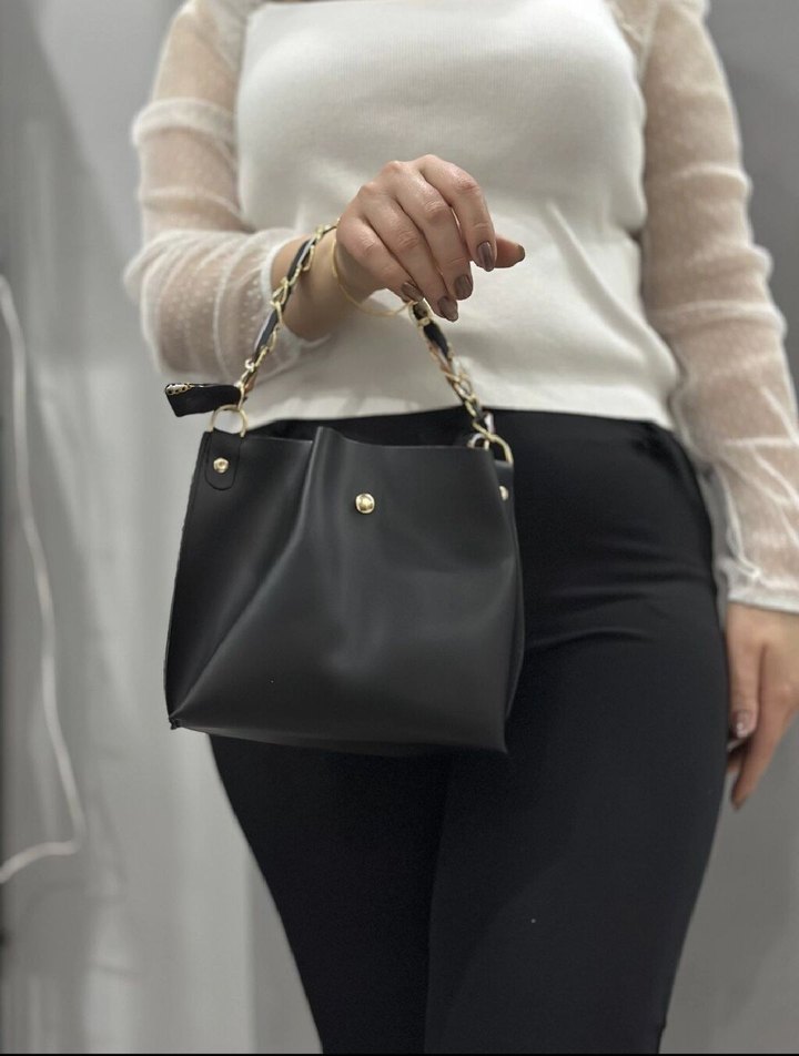 Zincir Detaylı Siyah Yılan Derisi Desenli Deri Çanta - Görsel 2