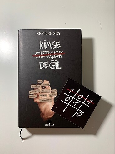 Kimse Gerçek Değil (Ciltli)
