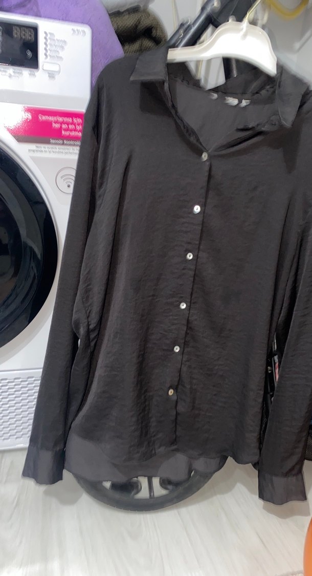 Siyah V Yakalı Keten Kadın Gömlek - Görsel 2