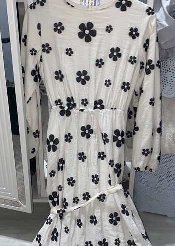 Çiçek Desenli tesettür bayan elbise - Görsel 3