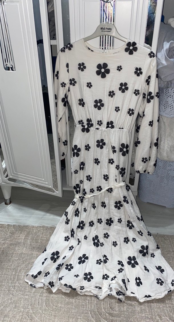 Çiçek Desenli tesettür bayan elbise - Görsel 2