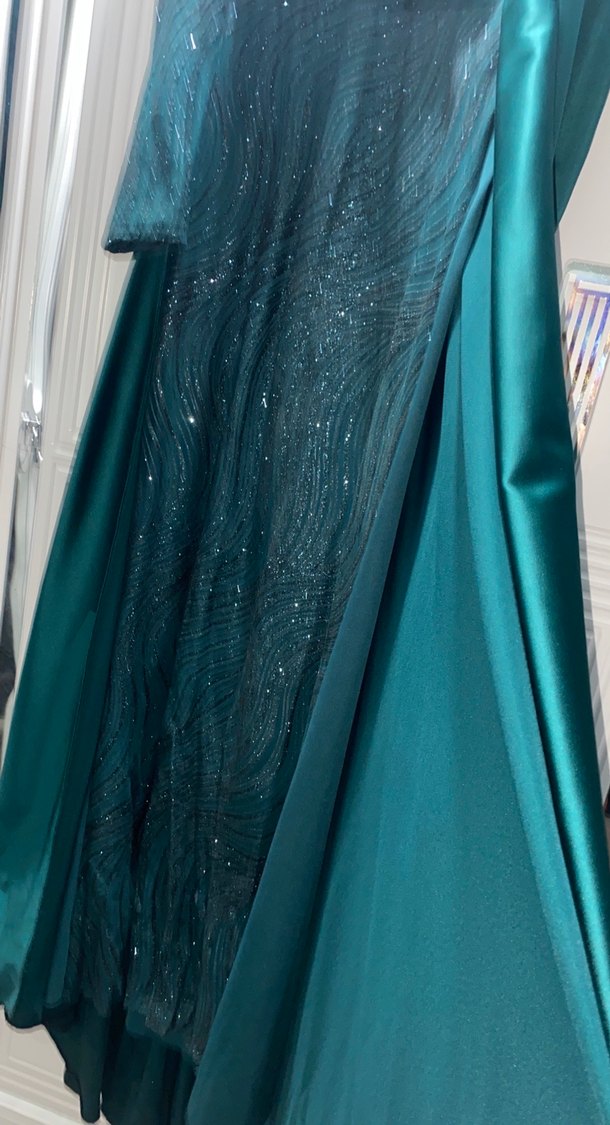 Yeşil Drapeli Uzun Kollu Abiye Elbise - Görsel 4