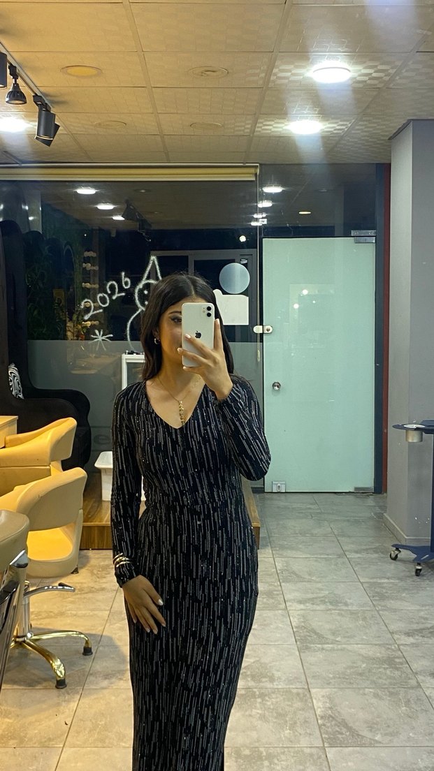 Siyah Uzun Kollu V Yaka Elbise - Görsel 3