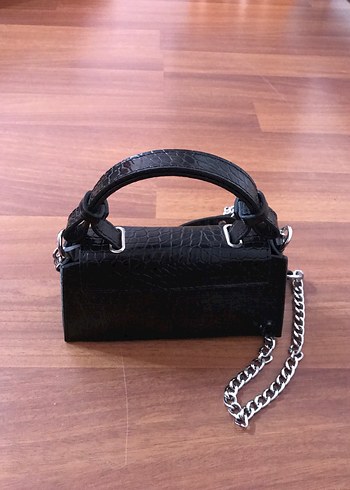 Zincir Detaylı Siyah Yılan Desenli Deri Çanta - Görsel 3