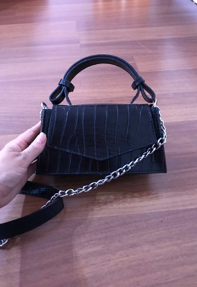 Zincir Detaylı Siyah Yılan Desenli Deri Çanta - Görsel 5