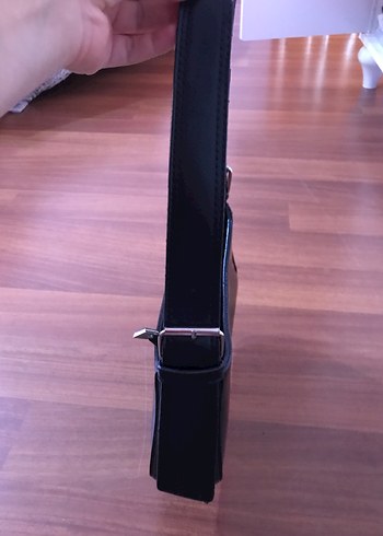 Siyah Deri Tokalı Kadın Çantası - Görsel 3