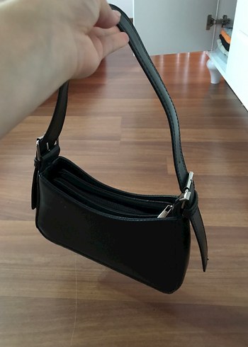 Siyah Deri Tokalı Kadın Çantası - Görsel 2