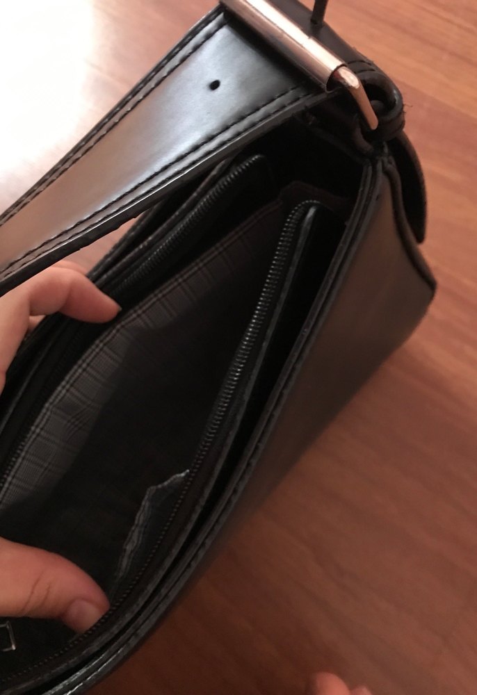 Siyah Deri Tokalı Kadın Çantası - Görsel 4