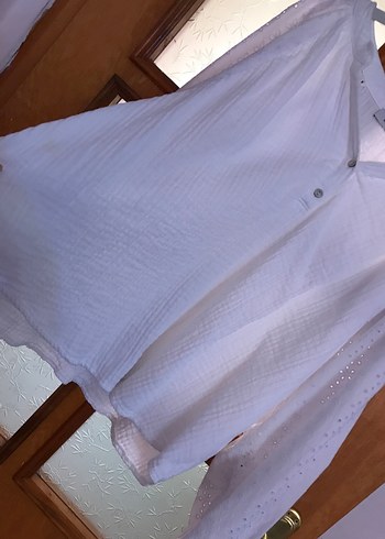 yazlık kolları nokta delikli desenli beyaz gömlek tarzı - Görsel 5