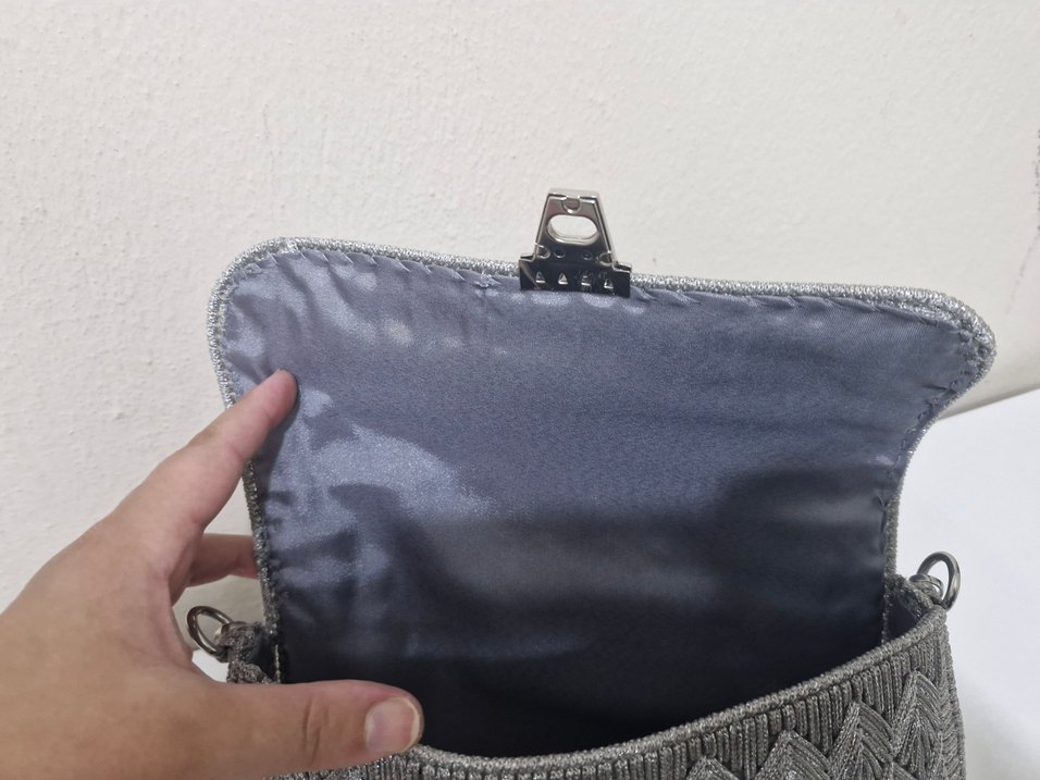 Gri Zincir Detaylı Örgü Kadın Çanta - Görsel 2