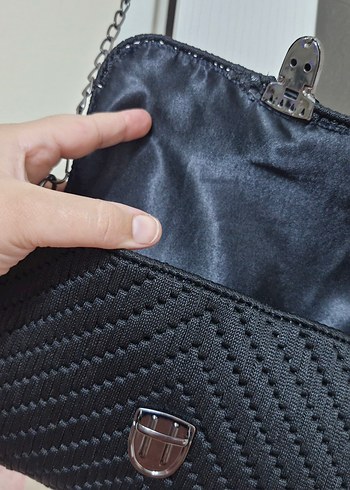 Zincir Detaylı Siyah Kadın Çanta - Görsel 2