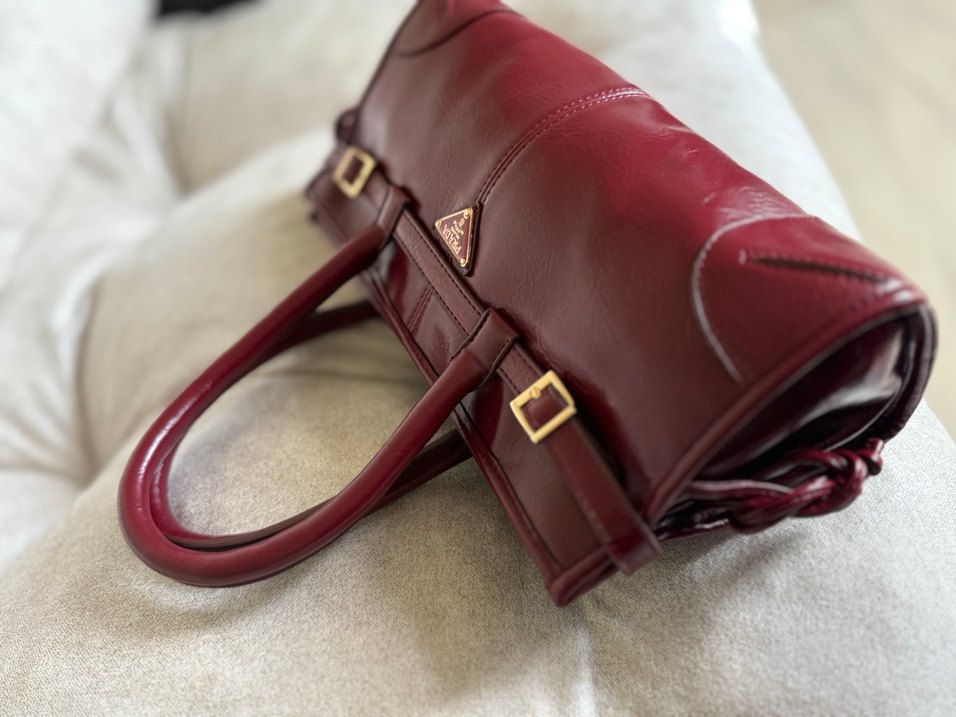 Prada Bordo Deri Kadın Çanta - Modern Klasik - Görsel 5