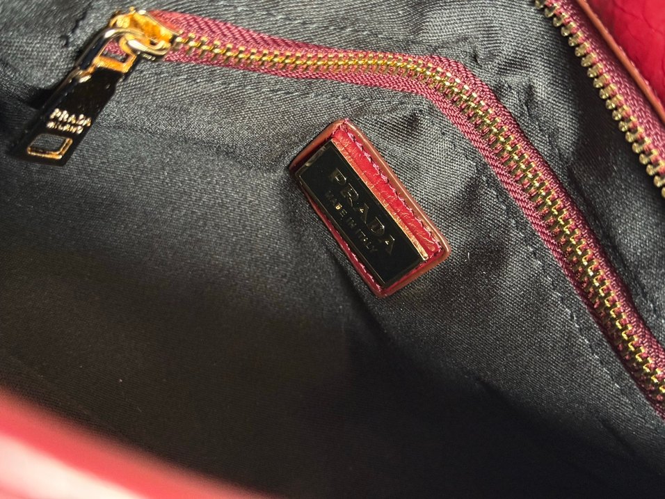 Prada Bordo Deri Kadın Çanta - Modern Klasik - Görsel 3