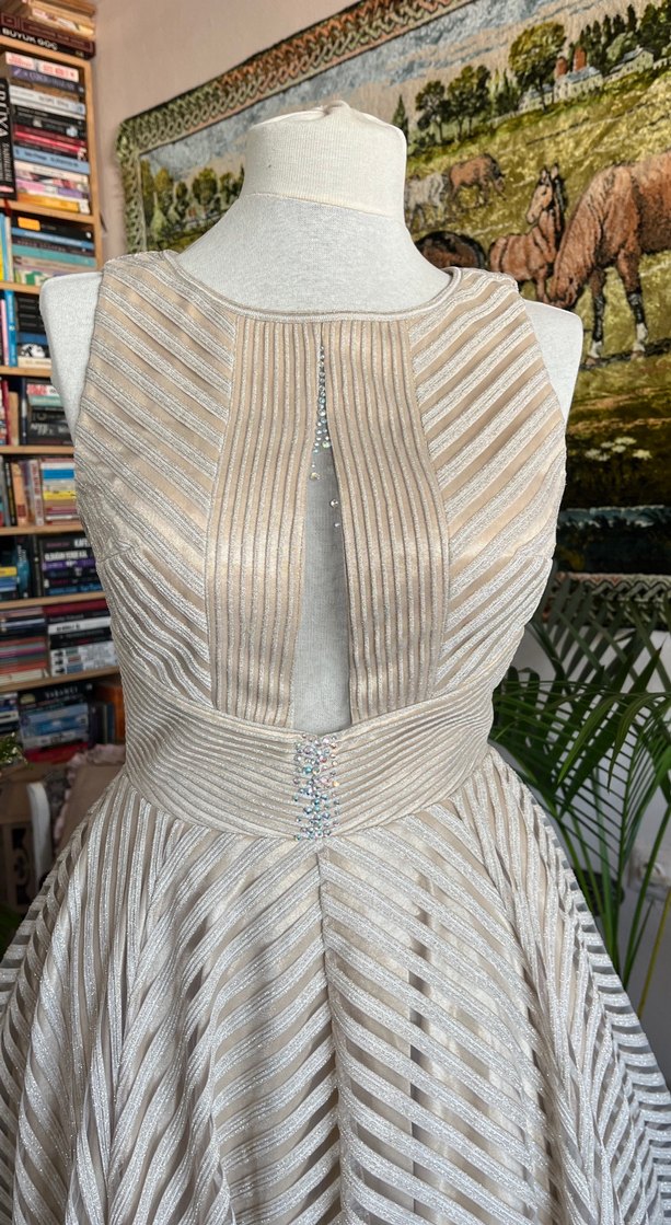 Bej V Yakalı Midi Bohem abiye - Görsel 4