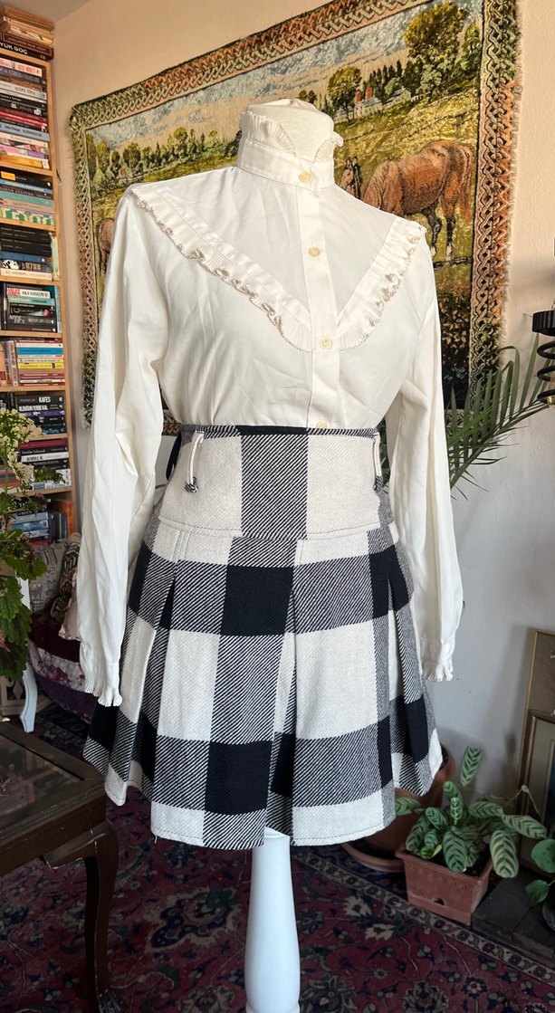 Ekose Desenli Gri Beyaz Mini Etek - Görsel 5