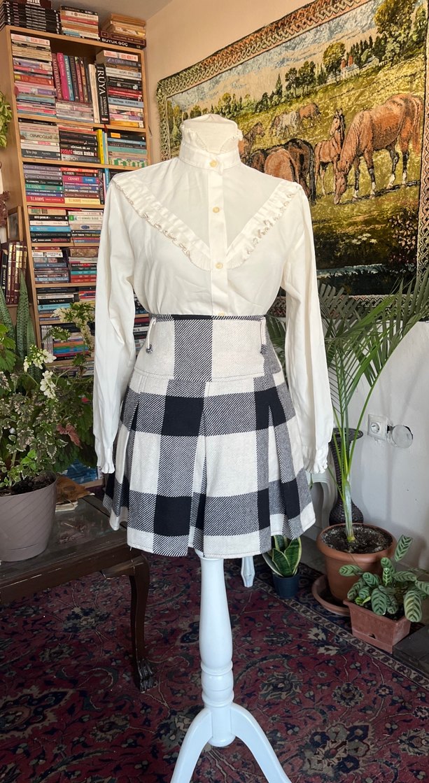 Ekose Desenli Gri Beyaz Mini Etek - Görsel 2