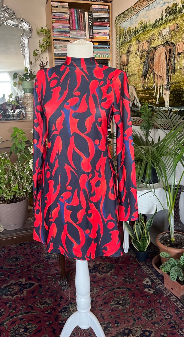 Kırmızı Desenli mini elbise - Görsel 3