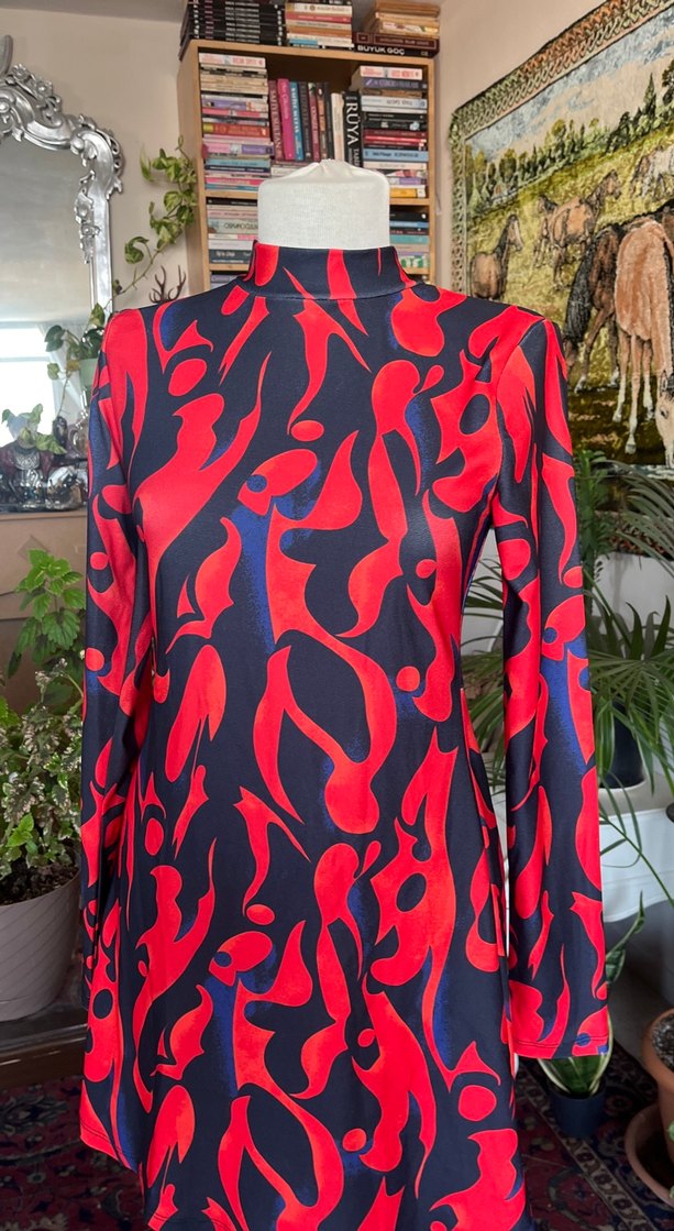 Kırmızı Desenli mini elbise - Görsel 4