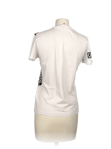 s Beden DSquared2 T-shirt %70 İndirimli.