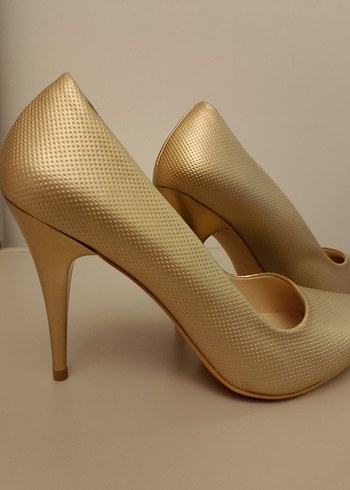 Bej Parlak Stiletto Topuklu Kadın Ayakkabı - Görsel 2