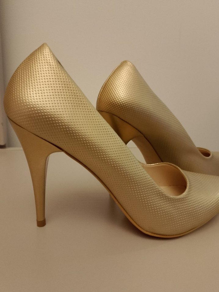 Bej Parlak Stiletto Topuklu Kadın Ayakkabı - Görsel 2