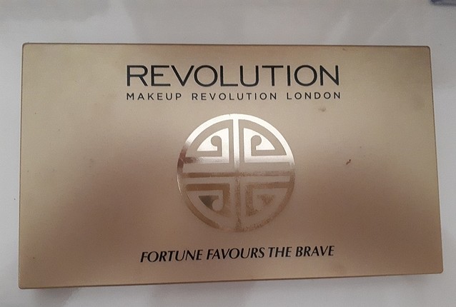 make up revolution- fortune favours the brave far paleti