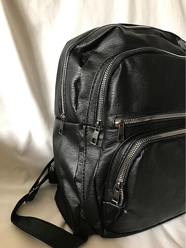  Beden siyah Renk Sırt çantası paketinde sıfırdır 4 cepli