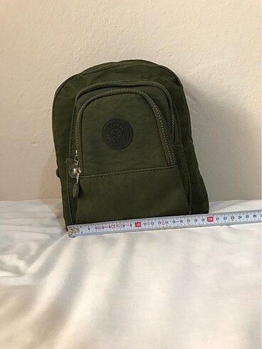  Beden yeşil Renk 4 cepli; yeşil renk sırt çantası paketinde sıfırdır Yeni model