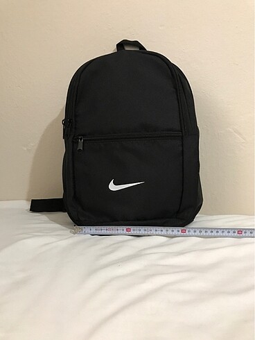 Nike 3 cepli; siyah renk sırt çantası paketinde sıfırdır
