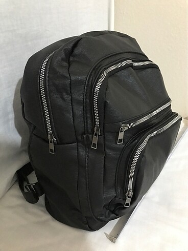 4 cepli siyah renk sırt çantası paketinde sıfır