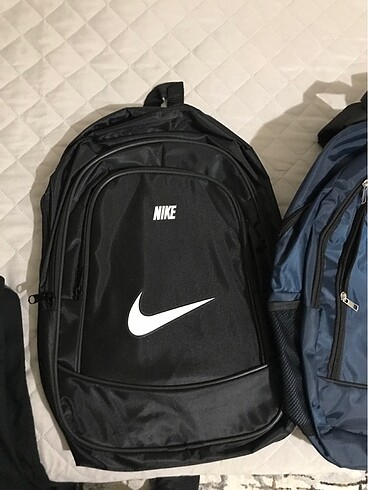 Nike 2 adet sırt çantası paketinde sıfırdır