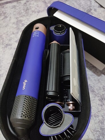 Dyson airwrap