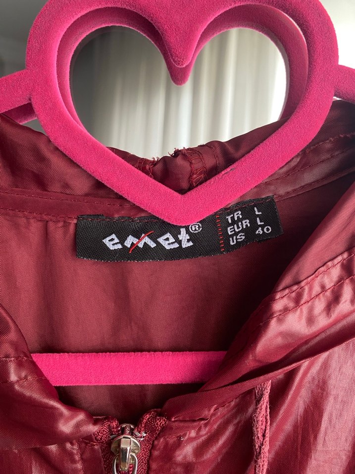 Parlak Kırmızı Fermuarlı Midi Yağmurluk - Görsel 2