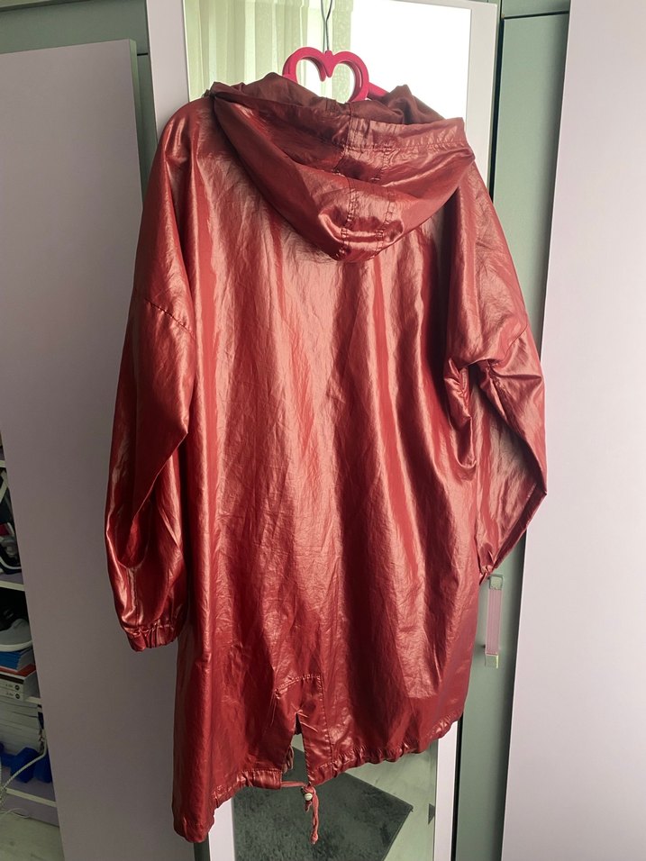 Parlak Kırmızı Fermuarlı Midi Yağmurluk - Görsel 3