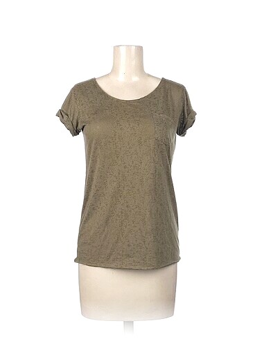 Koton T-shirt %70 İndirimli.