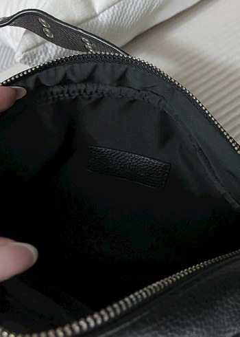 Bershka zincirli çanta - Görsel 4