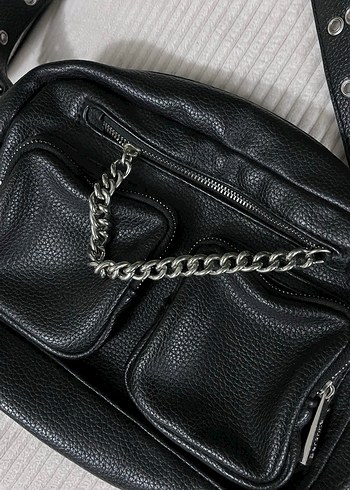 Bershka zincirli çanta - Görsel 2