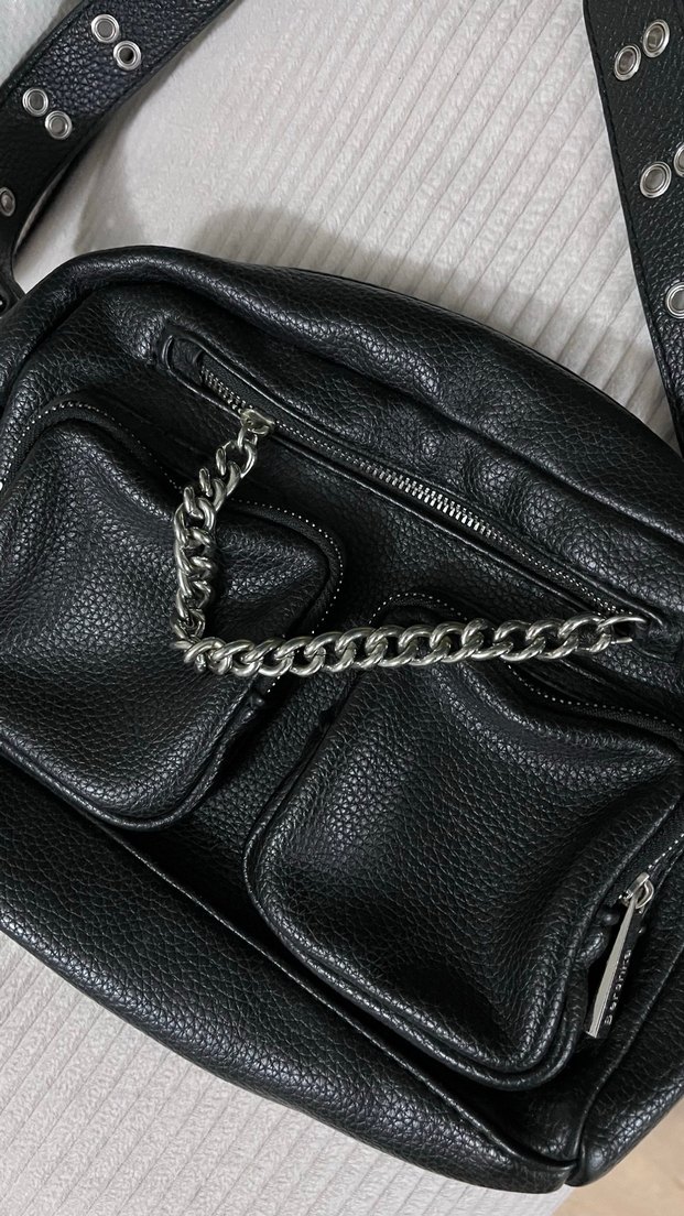 Bershka zincirli çanta - Görsel 2