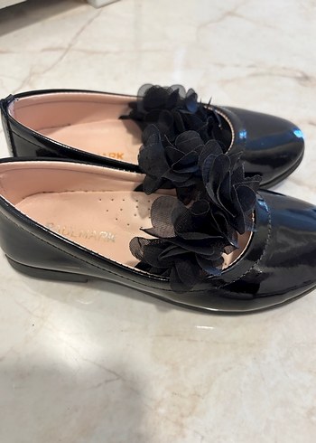 Kız Çocuk Siyah Fırfırlı Ballet Düz Ayakkabı - Görsel 3