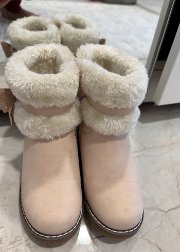 Kız Çocuk Bej Kürklü Nakışlı Bot - Görsel 3