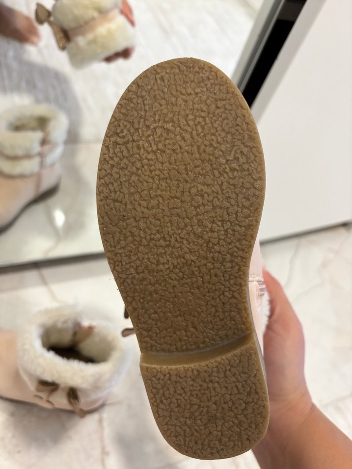 Kız Çocuk Bej Kürklü Nakışlı Bot - Görsel 4