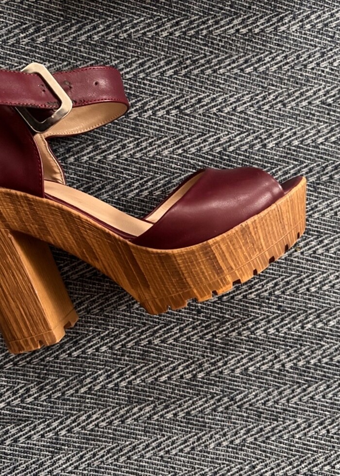 Topuklu ayakkabı - Görsel 2