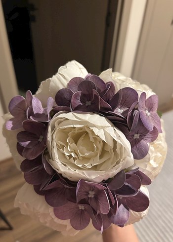 Dantel Detaylı Mor ve Beyaz Gelin Buketi - Görsel 3