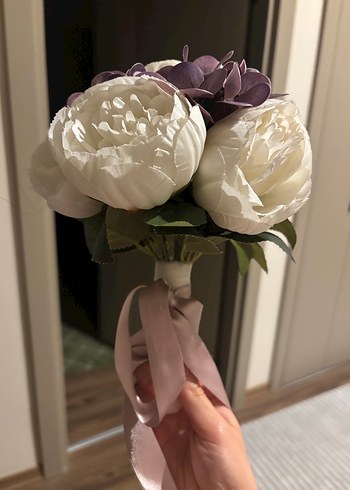 Dantel Detaylı Mor ve Beyaz Gelin Buketi - Görsel 4