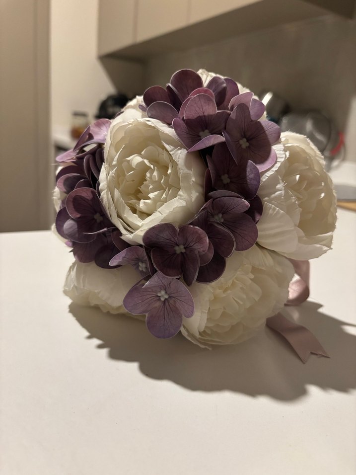 Dantel Detaylı Mor ve Beyaz Gelin Buketi - Görsel 2